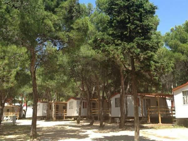 Camp Porat Hotel Povljana Exterior photo