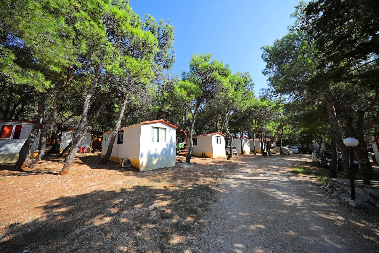 Camp Porat Hotel Povljana Exterior photo