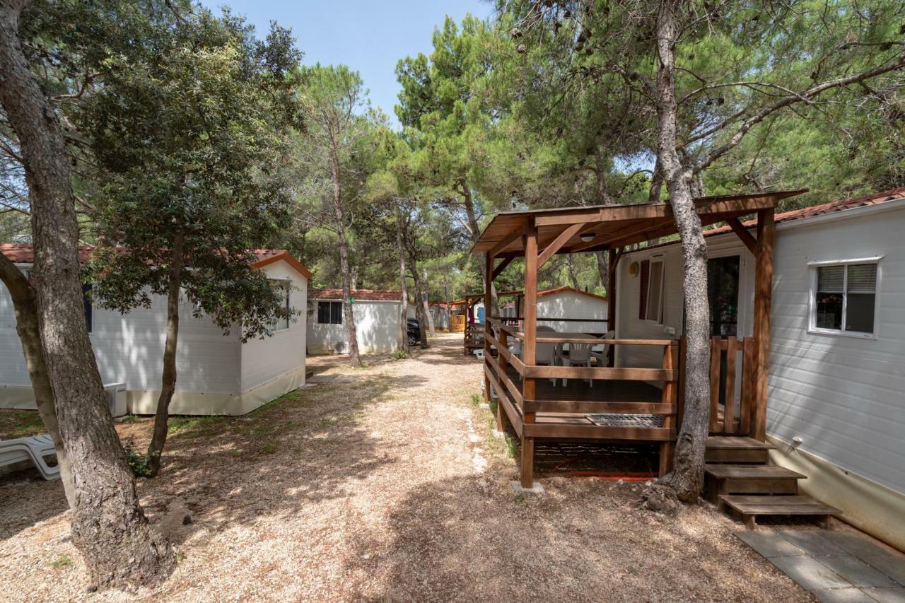 Camp Porat Hotel Povljana Exterior photo